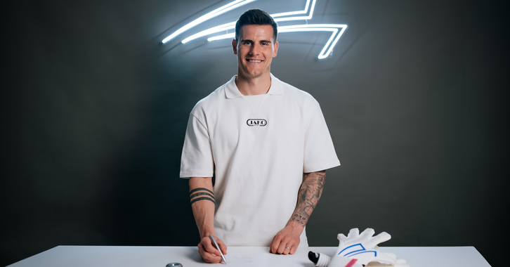 Bundesliga-Torhüter Michael Zetterer wird neuer JAKO Athlete