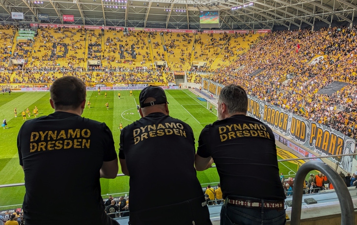 #TEAMAUSFLUG