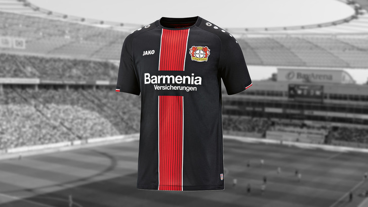 Klassischer Look mit modernen Nadelstreifen für Bayer 04